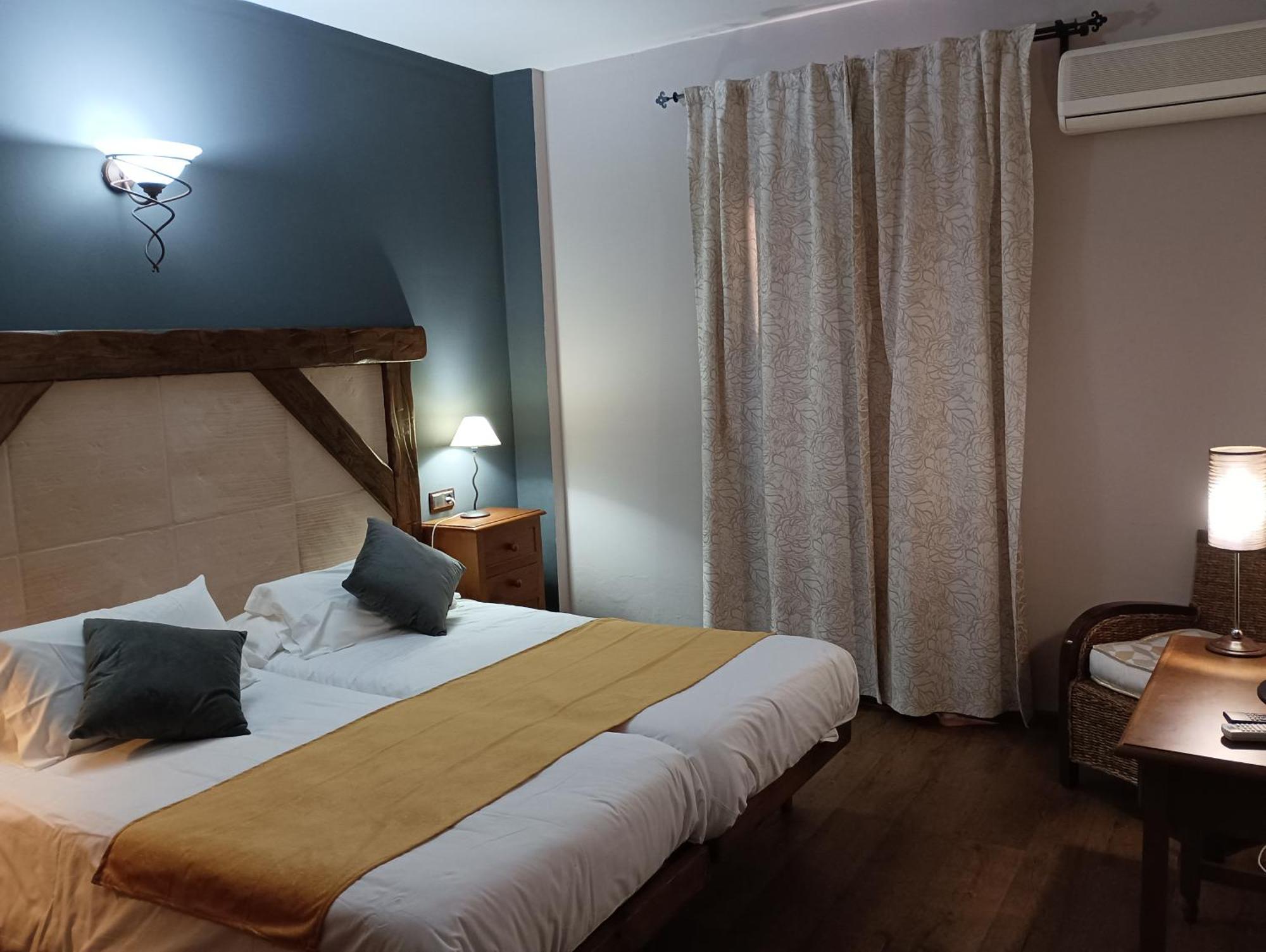 Hotel Rural Los Tadeos Саара-де-ла-Сьєрра Екстер'єр фото
