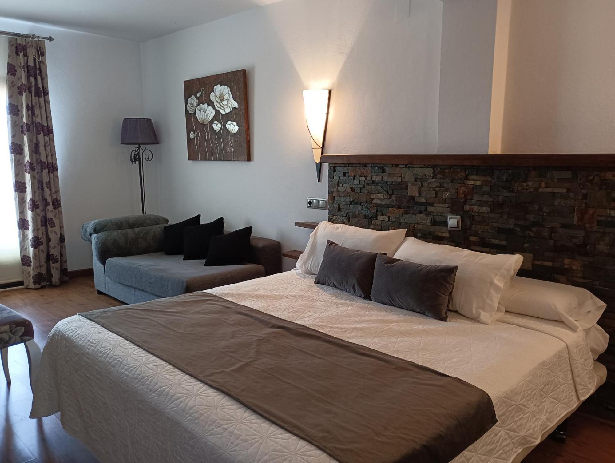 Hotel Rural Los Tadeos Саара-де-ла-Сьєрра Екстер'єр фото